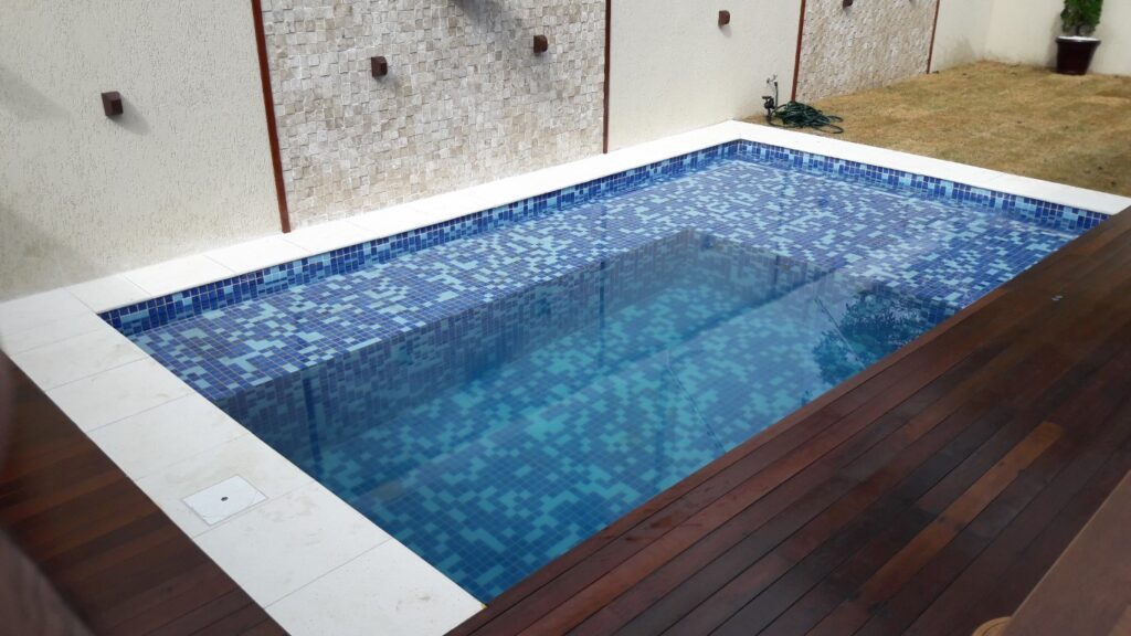 Piscina antes da reforma